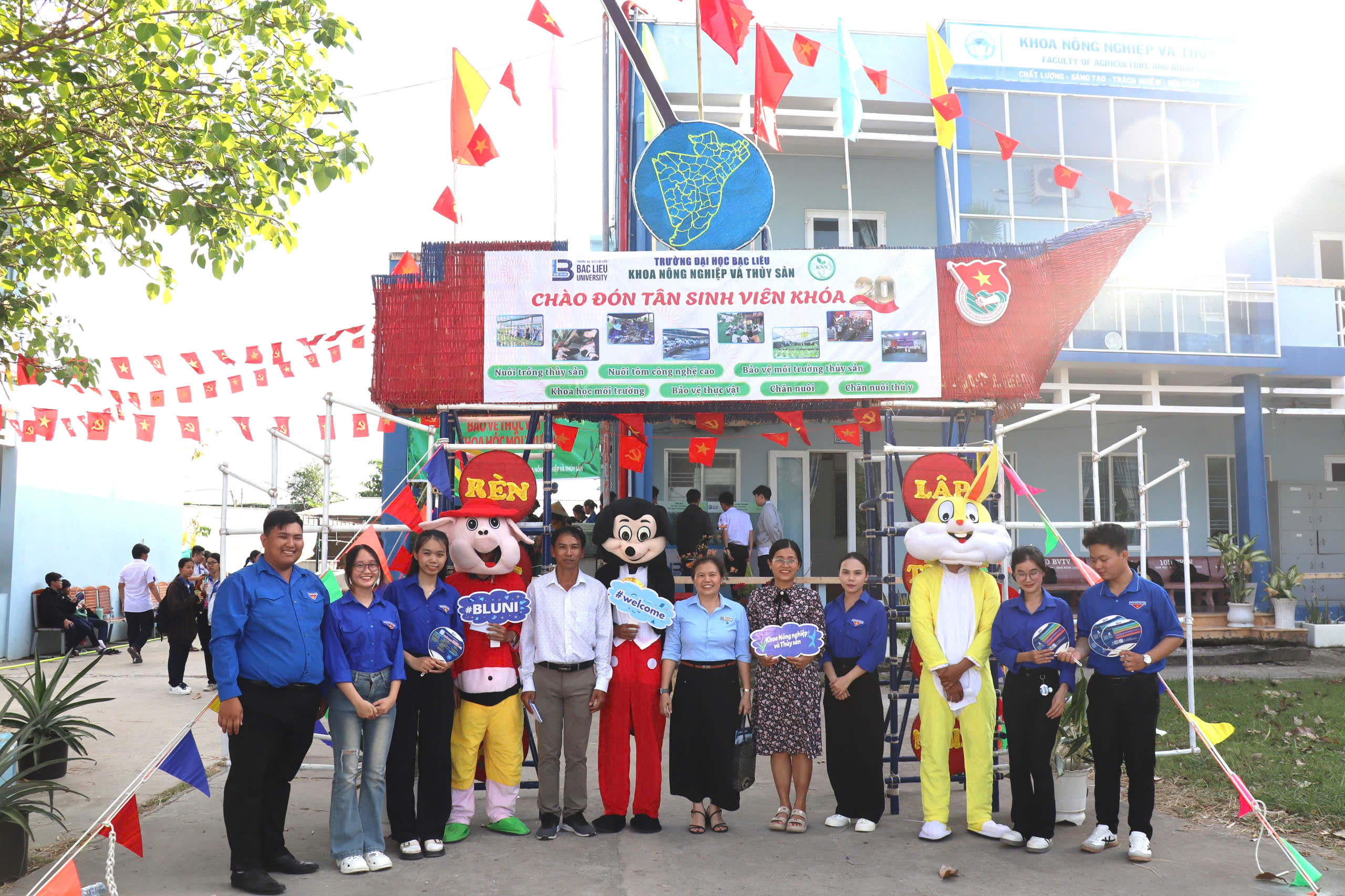 KHOA NÔNG NGHIỆP VÀ THỦY SẢN, TRƯỜNG ĐẠI HỌC BẠC LIÊU TỔ CHỨC NHIỀU HOẠT ĐỘNG CHÀO ĐÓN HỌC SINH TRƯỜNG THPT LÊ HỒNG PHONG ĐẾN THAM QUAN, TRẢI NGHIỆM